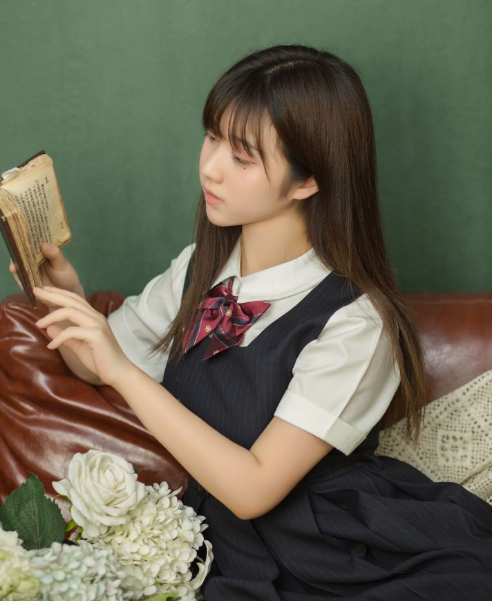 有这文静学妹，那你还想着逃课吗？