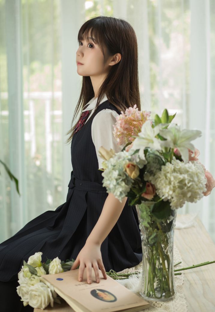 有这文静学妹，那你还想着逃课吗？