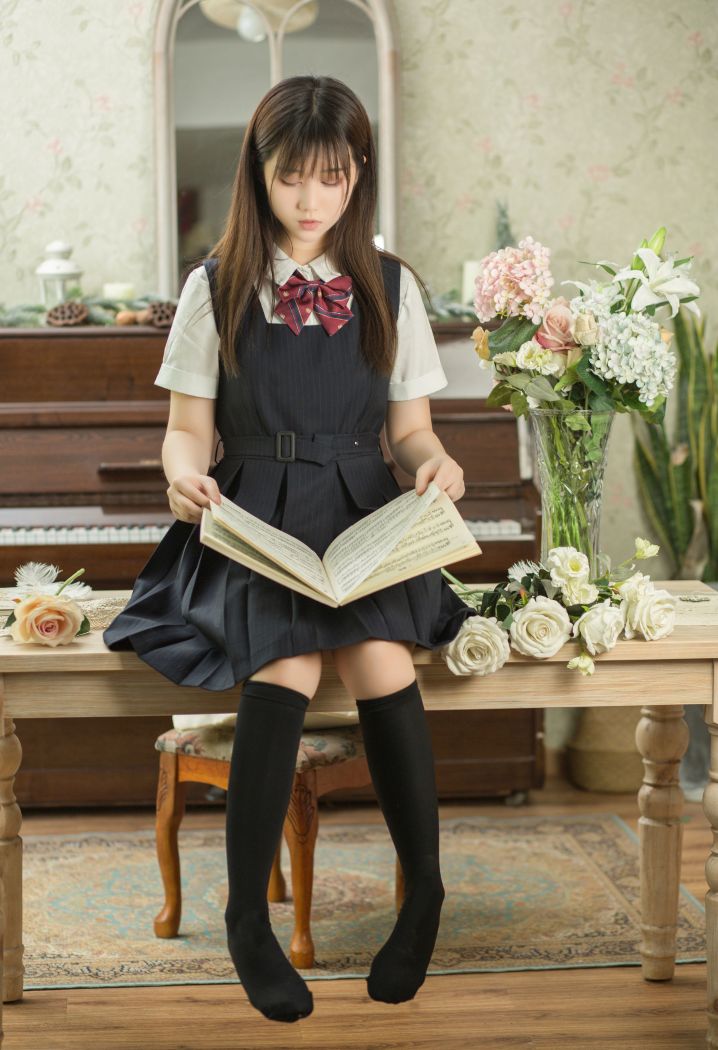 有这文静学妹，那你还想着逃课吗？