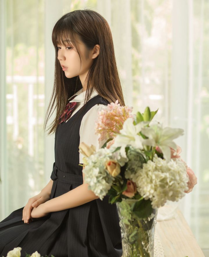 有这文静学妹，那你还想着逃课吗？