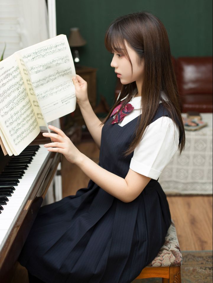 有这文静学妹，那你还想着逃课吗？