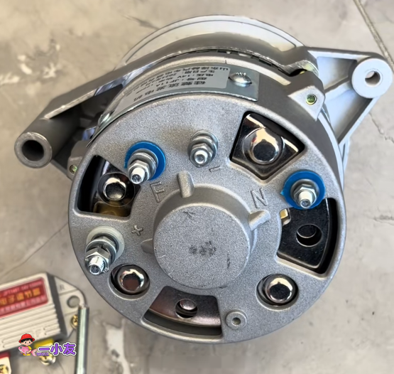 汽车拖拉机发电机的分解,接线图及电子调节器和电机的故障判断