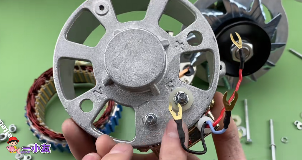 汽车拖拉机发电机的分解,接线图及电子调节器和电机的故障判断