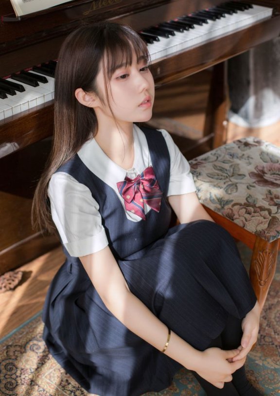 有这文静学妹,那你还想着逃课吗?